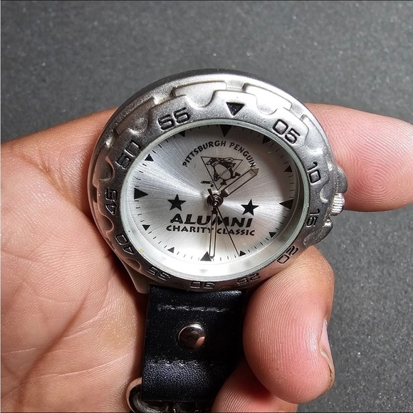 Sweda pittsburgh penguins Clip on quartz watch silver tone - Picture 5 of 8